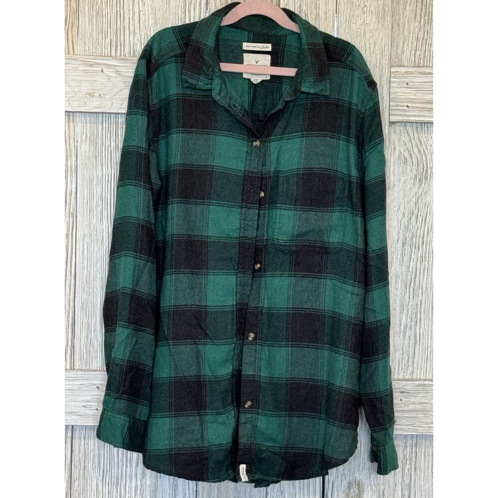 American Eagle Outfitters Green and Black Plaid Button Down Shirt